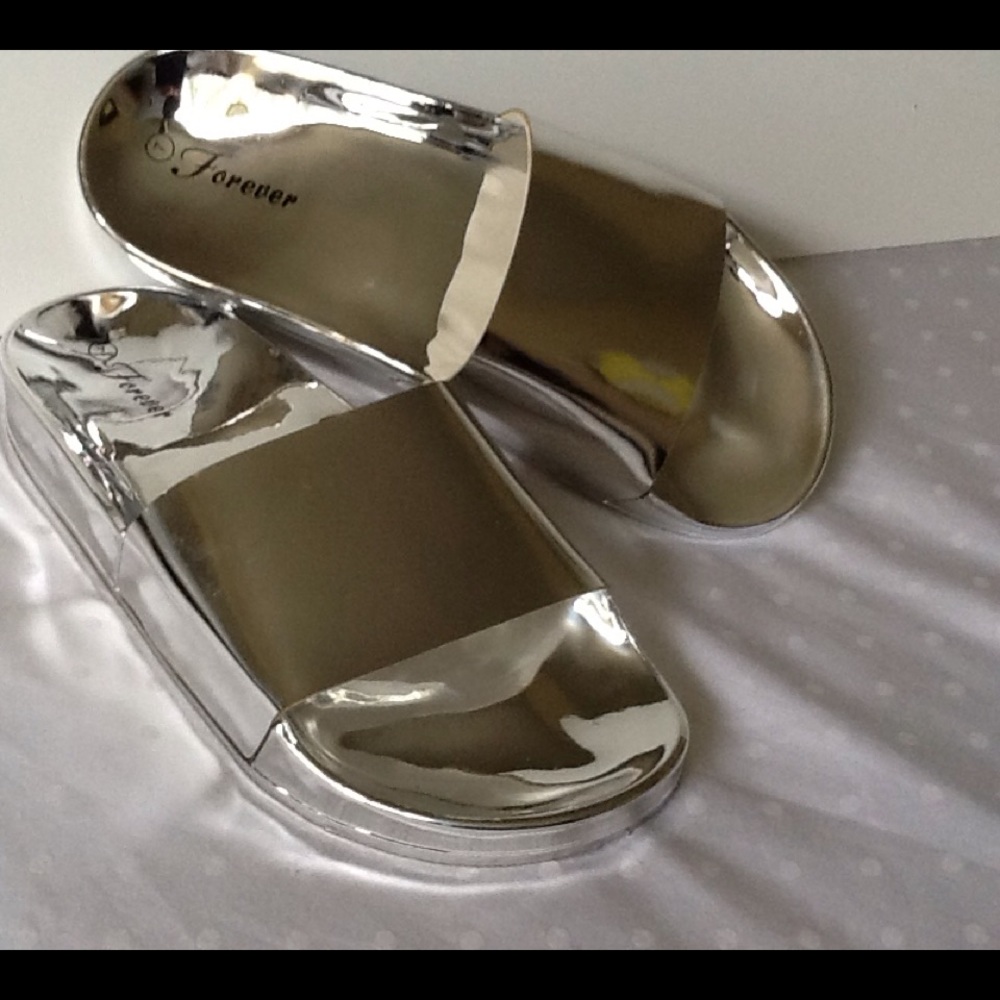 ❌SOLD❌❗️Silver metallic slides